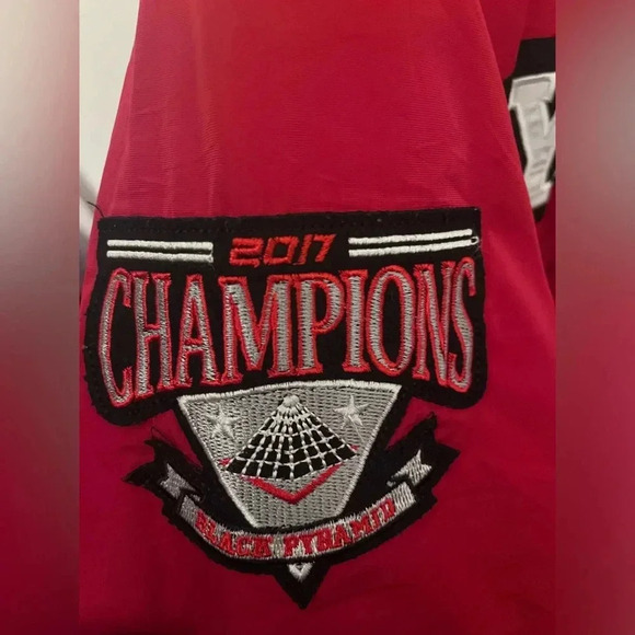 Red & Black “Pyramid “ Jacket - Picture 5 of 12